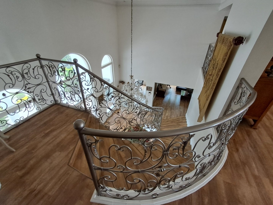 5 Bedroom Property for Sale in Rustenburg Central North West